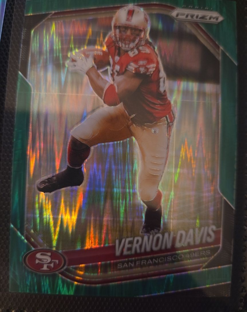 2025 Panini Prizm #39 Vernon Davis — front