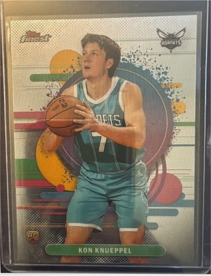 2026 Topps Finest #104 Kon Knueppel Rookie Uncommon Charlotte Hornets — front