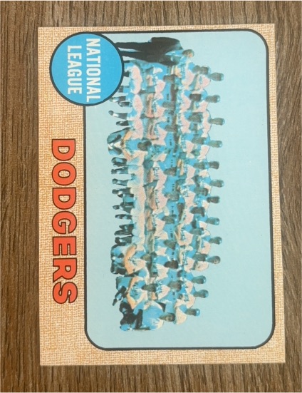 1968 Topps #168 Los Angeles Dodgers Team — front