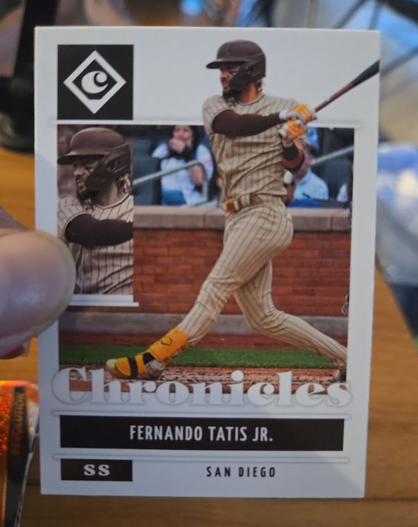 2022 Panini Chronicles #34 Fernando Tatis Jr. — front