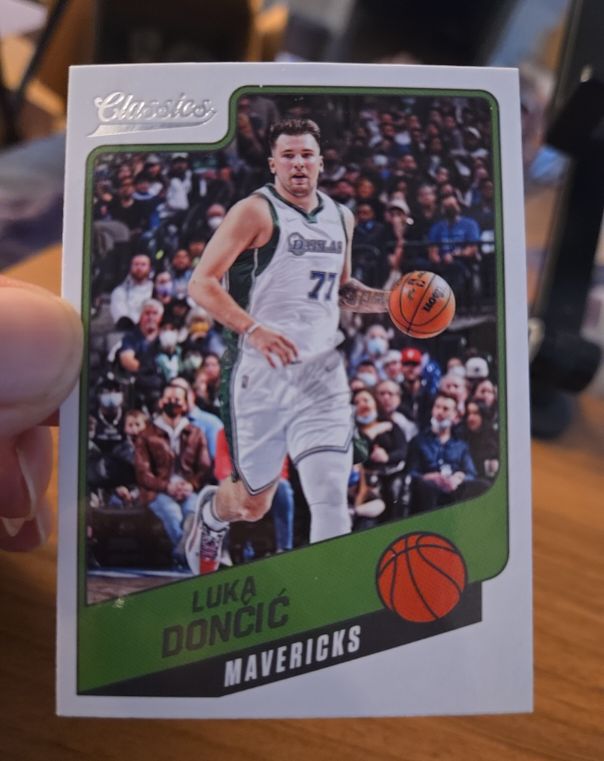 2021-22 Panini Chronicles - Classics #175 Luka Dončić — front