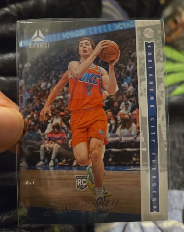 2021-22 Panini Chronicles Luminance #247 Josh Giddey — front