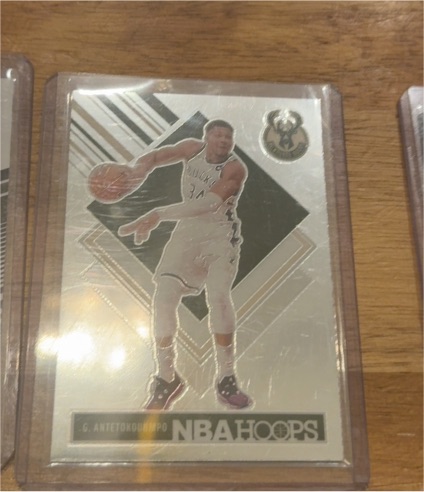 2024-25 Panini NBA Hoops #285 Giannis Antetokounmpo — front