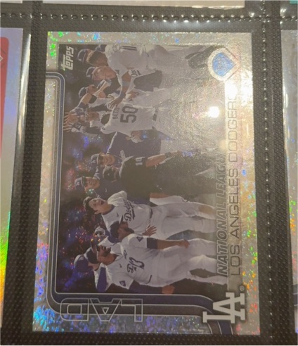 2025 Topps Series 1 #302 Los Angeles Dodgers Team Card — front