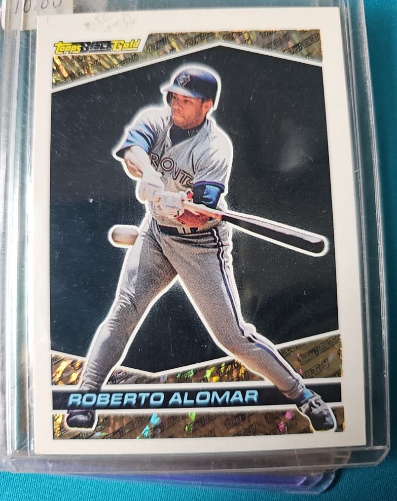 1993 Topps Black Gold #23 Roberto Alomar — front