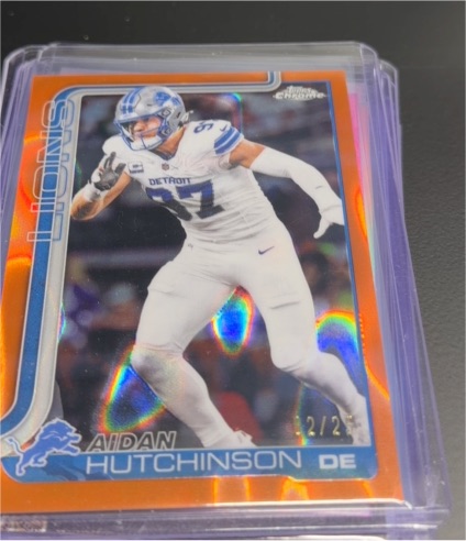 2025 Topps Chrome #104 Aidan Hutchinson — front