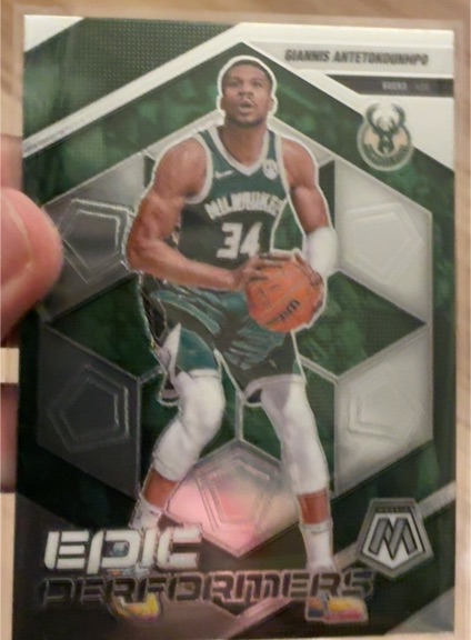 2024-25 Panini Mosaic Epic Performers #7 Giannis Antetokounmpo — front