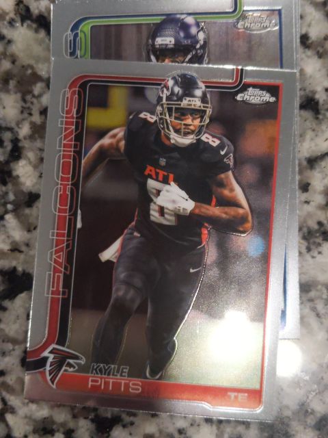 2025 Topps Chrome #14 Kyle Pitts — front