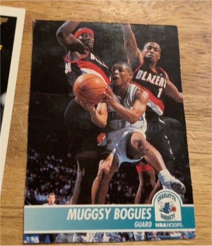 1994-95 NBA Hoops #16 Muggsy Bogues — front