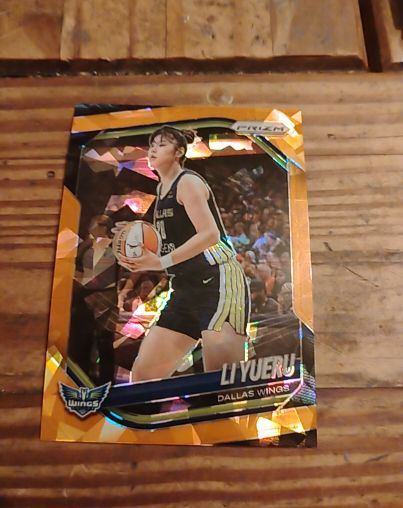 2025 Panini Prizm WNBA #28 Li Yueru — front