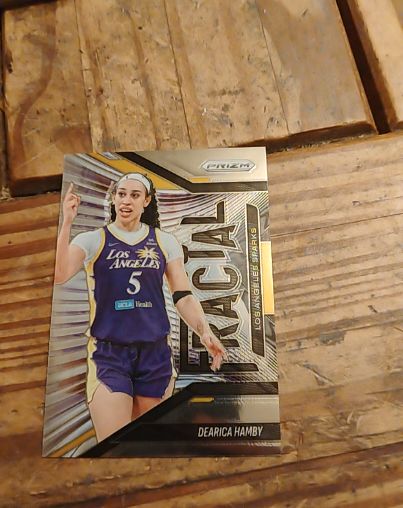 2025 Panini Prizm WNBA #7 Dearica Hamby Fractal — front