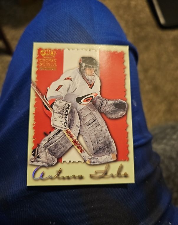 1999-00 Crown Royale International Glory #4 Arturs Irbe — front