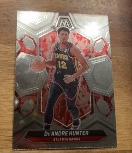 2023-24 Panini Mosaic #16 De'Andre Hunter — front