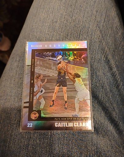 2025 Panini Chronicled #22 Caitlin Clark — front