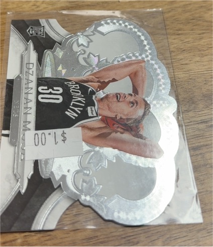 2018-19 Panini Crown Royale #6 Dzanan Musa — front