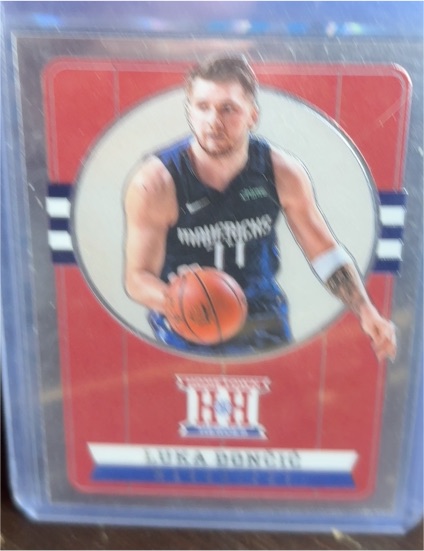 2019-20 Panini Chronicles Hometown Heroes Optic #549 Luka Dončić — front