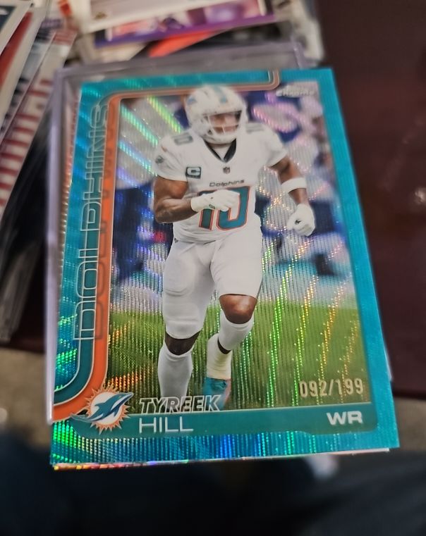 2025 Topps Chrome #185 Tyreek Hill — front
