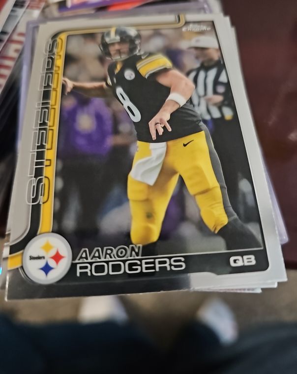 2025 Topps Chrome #255 Aaron Rodgers — front