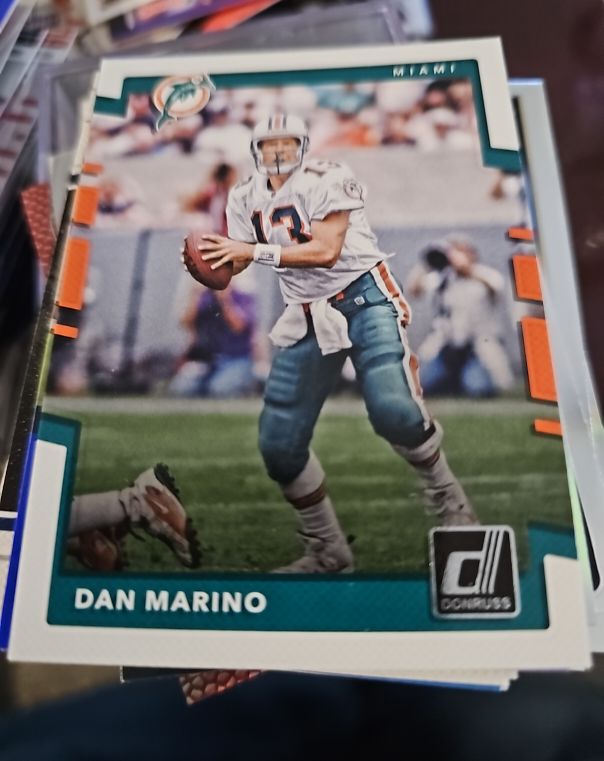 2017 Donruss #144 Dan Marino — front