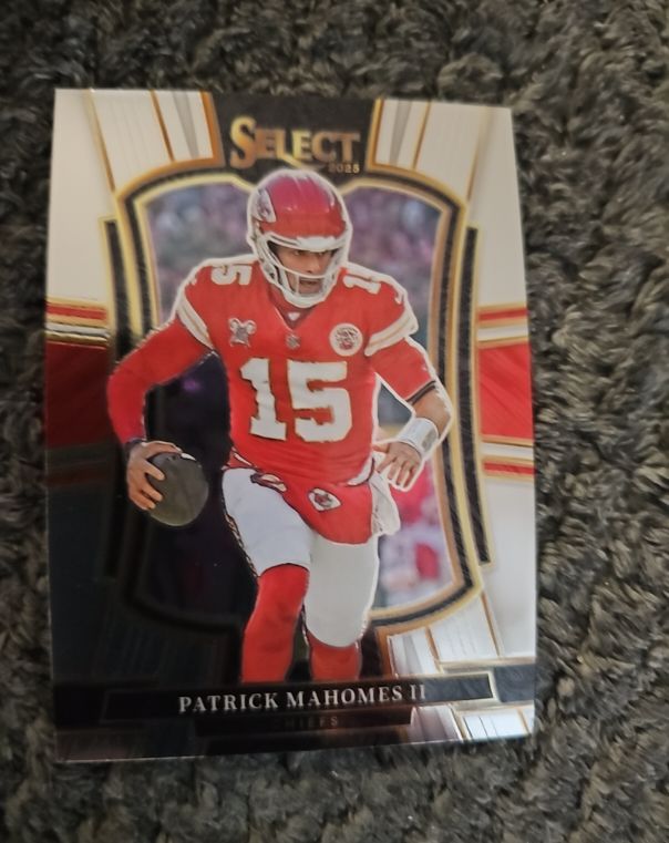 2025 Panini Select Premier Level #107 Patrick Mahomes II — front