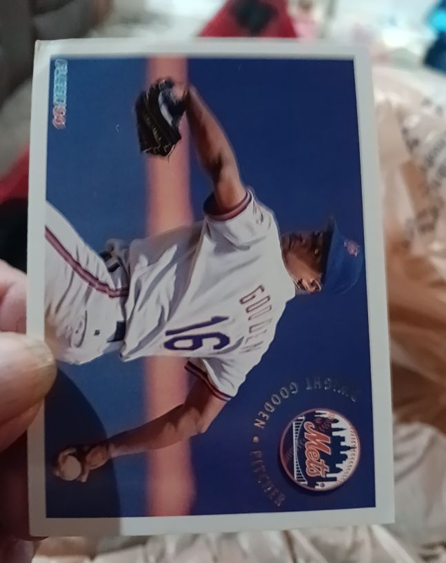 1994 Fleer #563 Dwight Gooden — front