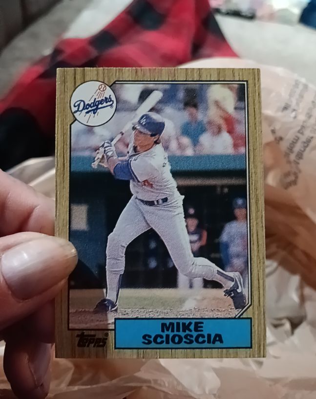 1987 Topps #144 Mike Scioscia — front