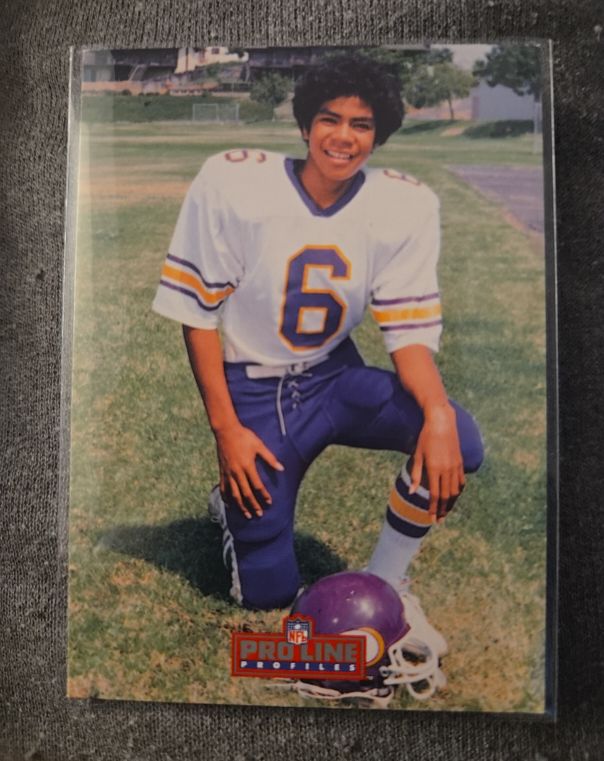 1992 Pro Line Profiles #137 Junior Seau — front
