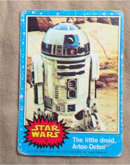 1977 Topps Star Wars #3 The little droid, Artoo-Detoo — front