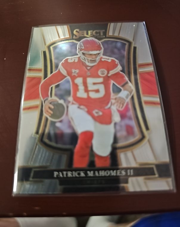 2025 Panini Select Premier Level #107 Patrick Mahomes II — front