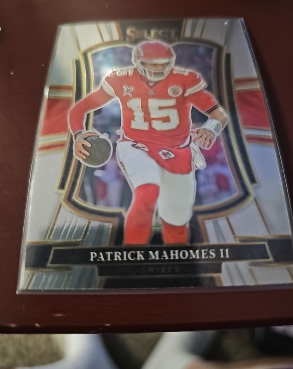2025 Panini Select Premier Level #107 Patrick Mahomes II — front
