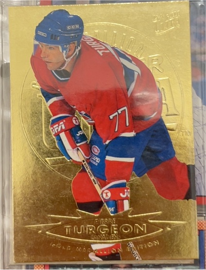 1995 Ultra #85 Pierre Turgeon Gold Medallion — front