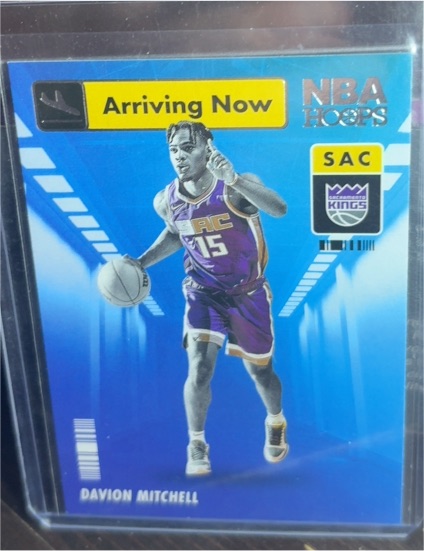 2021-22 Panini NBA Hoops #5 Davion Mitchell Arriving Now — front