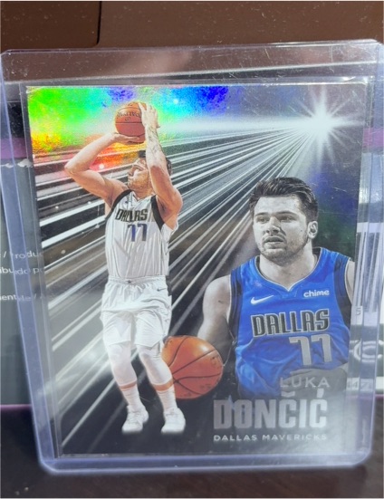 2020-21 Panini Chronicles Essentials #228 Luka Doncic — front