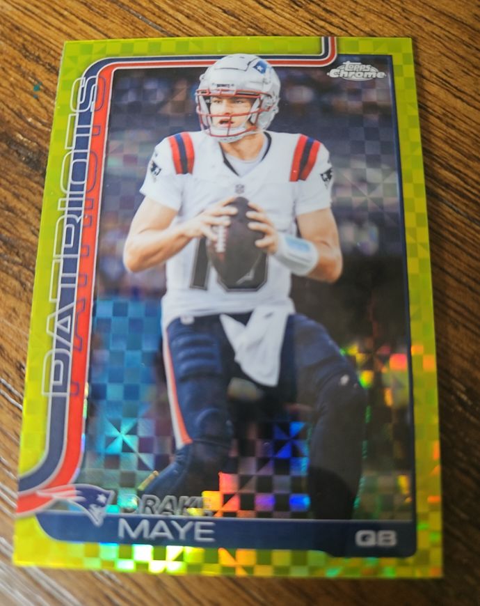 2025 Topps Chrome #207 Drake Maye Lime Green X-Fractor — front