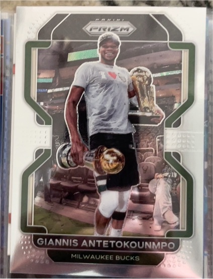 2021-22 Panini Prizm #1 Giannis Antetokounmpo — front