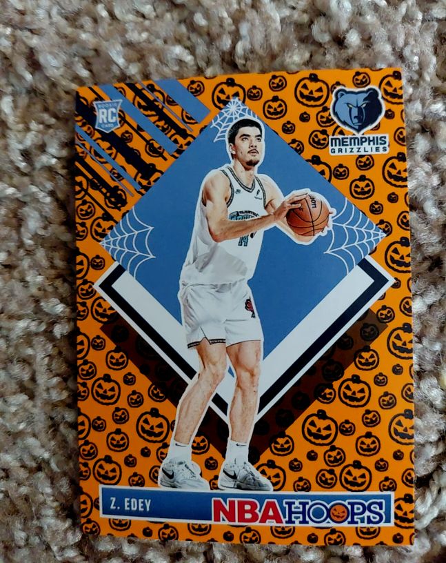 2024-25 Panini Haunted Hoops #295 Zach Edey Orange Pumpkin Tribute Rookie — front