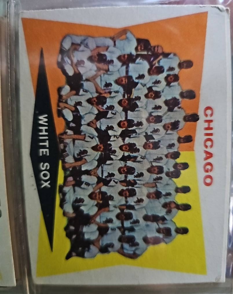1960 Topps #208 Chicago White Sox Team Card — front