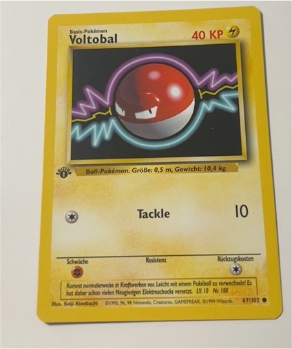 1999 Pokémon #67 Voltobal — front