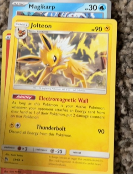 2019 Pokémon TCG Hidden Fates #23 Jolteon — front