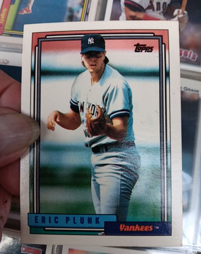 1992 Topps #672 Eric Plunk — front