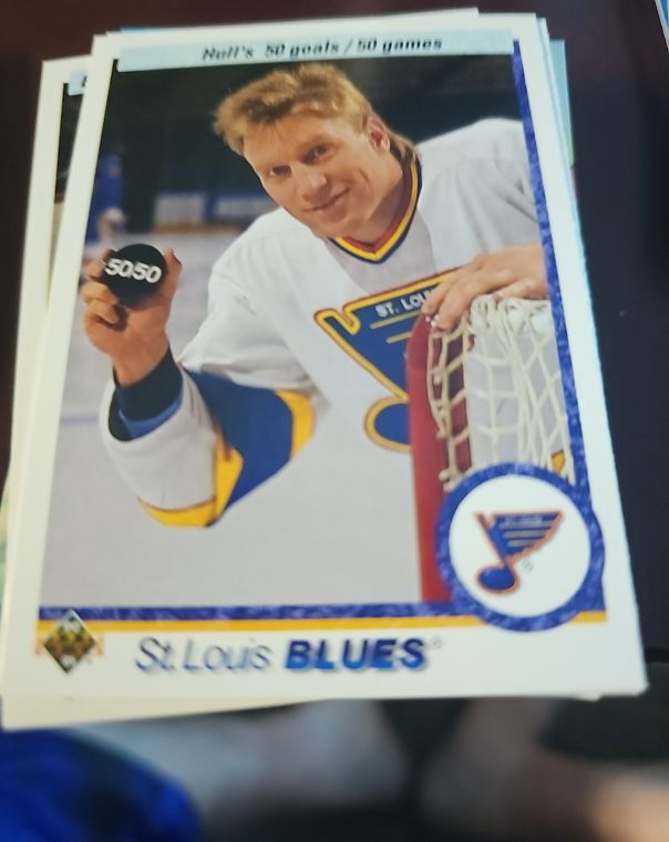 1990-91 Upper Deck #546 Brett Hull 50 Goals 50 Games — front