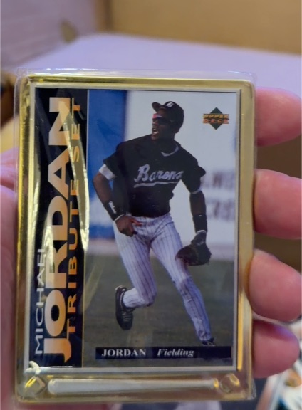 1995 Upper Deck Tribute #JT5 Michael Jordan — front