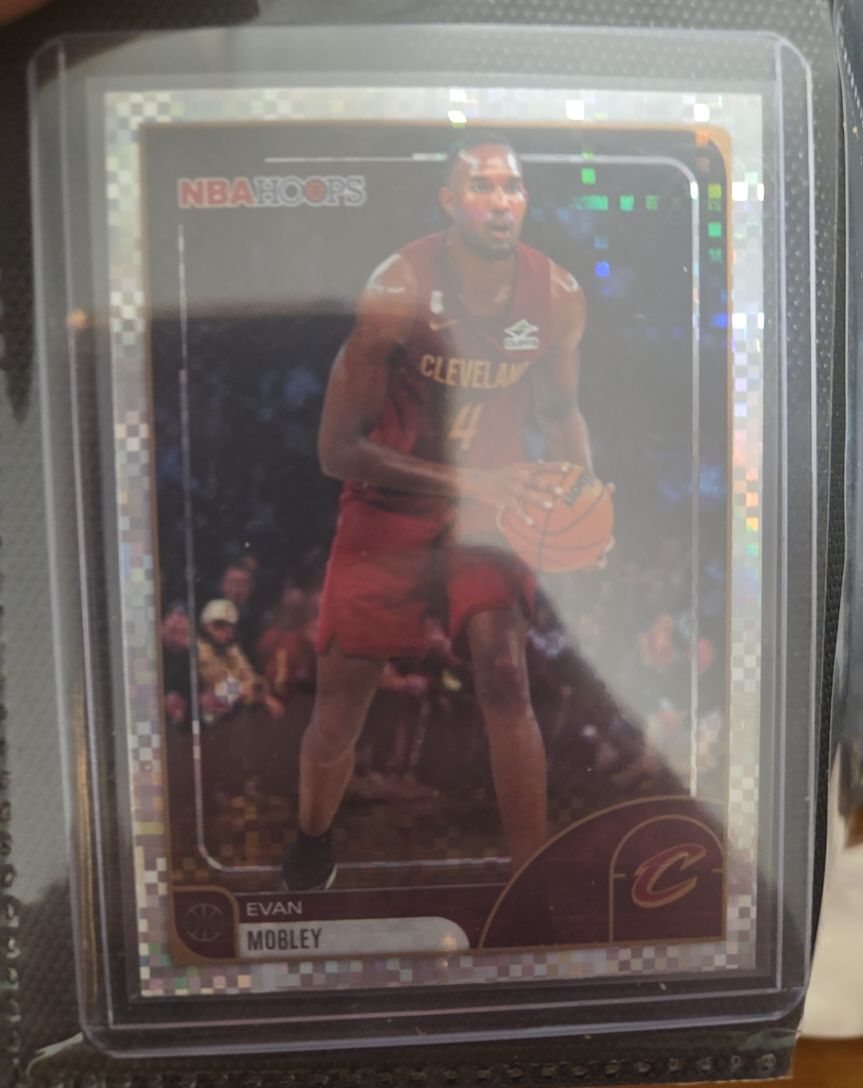 2025-26 Topps NBA Hoops #28 Evan Mobley — front