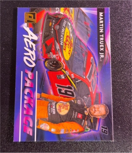 2021 Donruss Aero Package #AERO14 Martin Truex Jr. — front