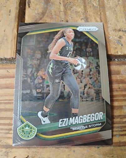2025 Panini Prizm WNBA #36 Ezi Magbegor — front