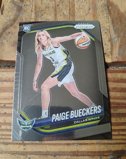 2025 Panini Prizm WNBA #147 Paige Bueckers — front