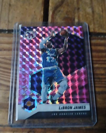 2020-21 Panini Mosaic #81 LeBron James Pink Camo Prizm — front