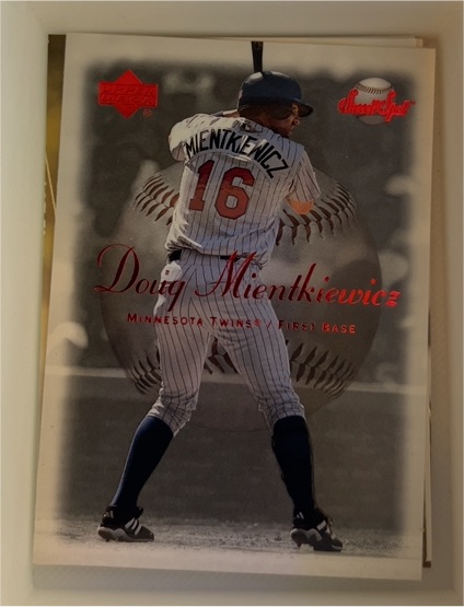 2001 Upper Deck Sweet Spot #102 Doug Mientkiewicz — front