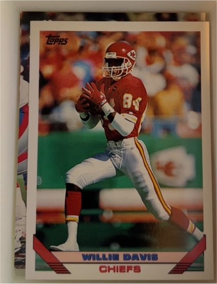 1993 Topps #461 Willie Davis Kansas City Chiefs — front