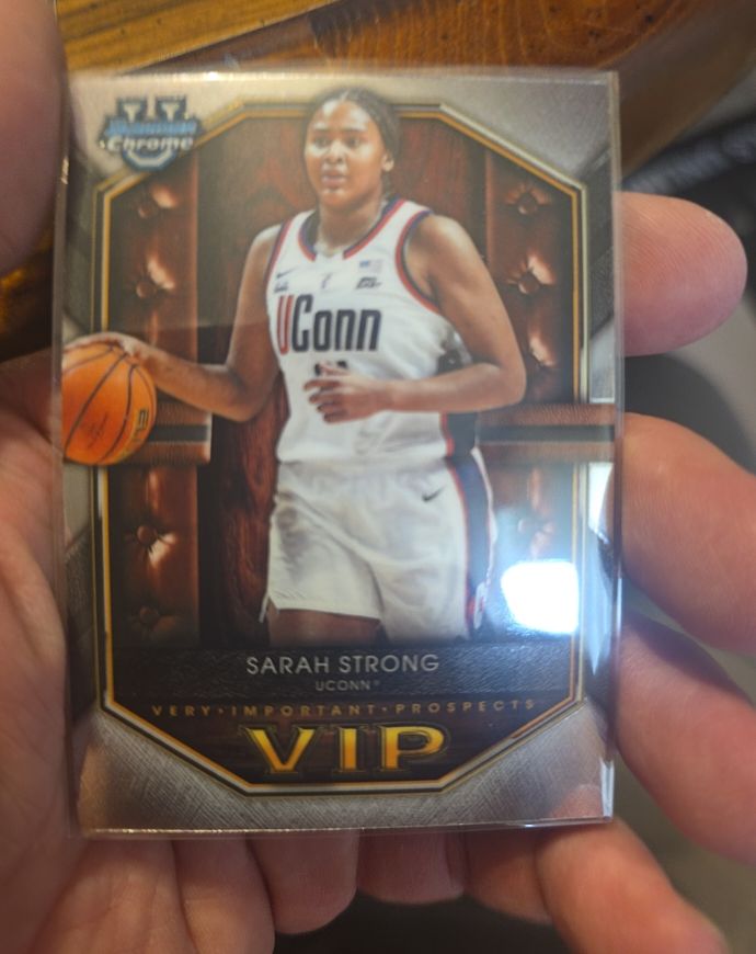 2025-26 Bowman Chrome #VIP-5 Sarah Strong — front